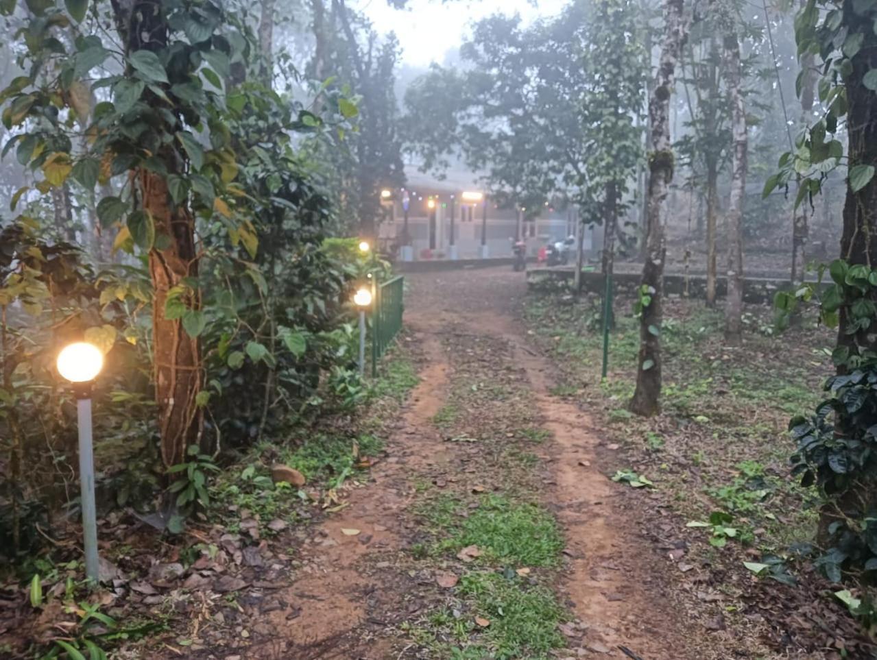 Tharayil Farm Stay วากามอน ภายนอก รูปภาพ